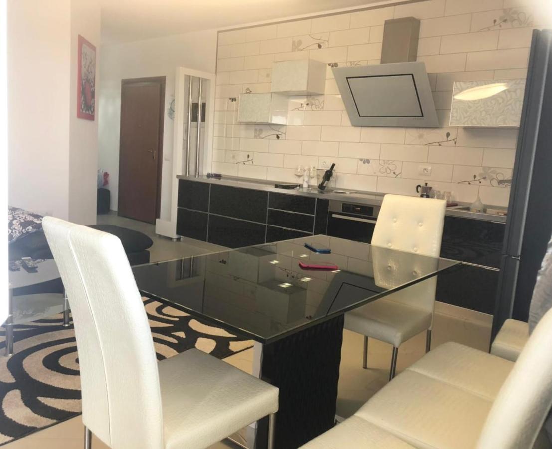 Vale House Holiday Apartment Vlore Exterior photo